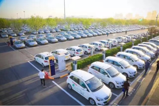 「東方時尚駕校」