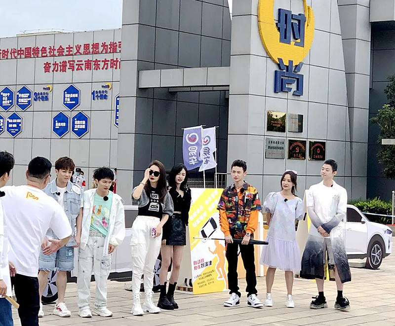 東方時尚駕校情侶學(xué)車攻略，女博士順利拿本