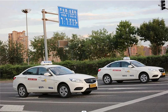 東方時尚駕校教你臺風(fēng)天開車要注意什么？