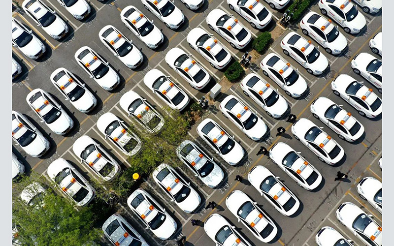 東方時尚駕校教你會車超車注意事項有哪些？