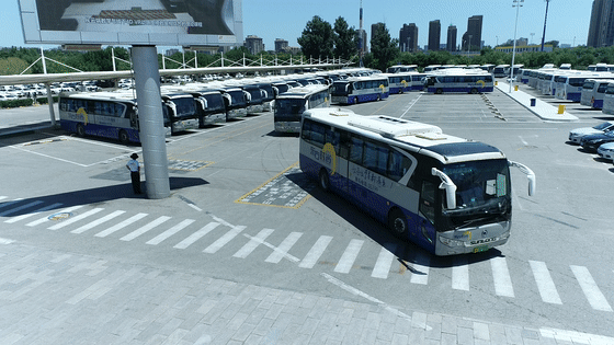 東方時尚考科一可以坐班車嗎？